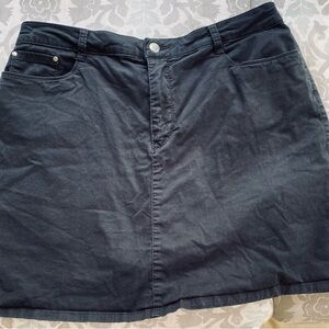 Croft & Barrow Black Skort